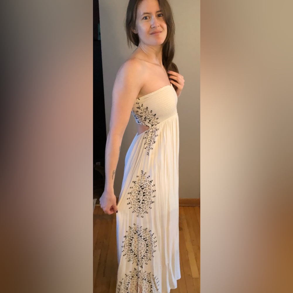 Element Maxi dress. Cream with bursts of colour. Size M-fits like a S.